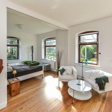 Kanalvilla - Urlaub Am Nord-Ostseekanal - Zwei Ferienwohnungen Im Angebot- Eine Im Dachgeschoss Und Eine Wohnung Mit Garten Sehestedt  Esterno foto