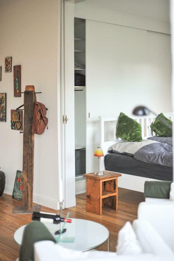 Kanalvilla - Urlaub Am Nord-Ostseekanal - Zwei Ferienwohnungen Im Angebot- Eine Im Dachgeschoss Und Eine Wohnung Mit Garten Sehestedt  Esterno foto