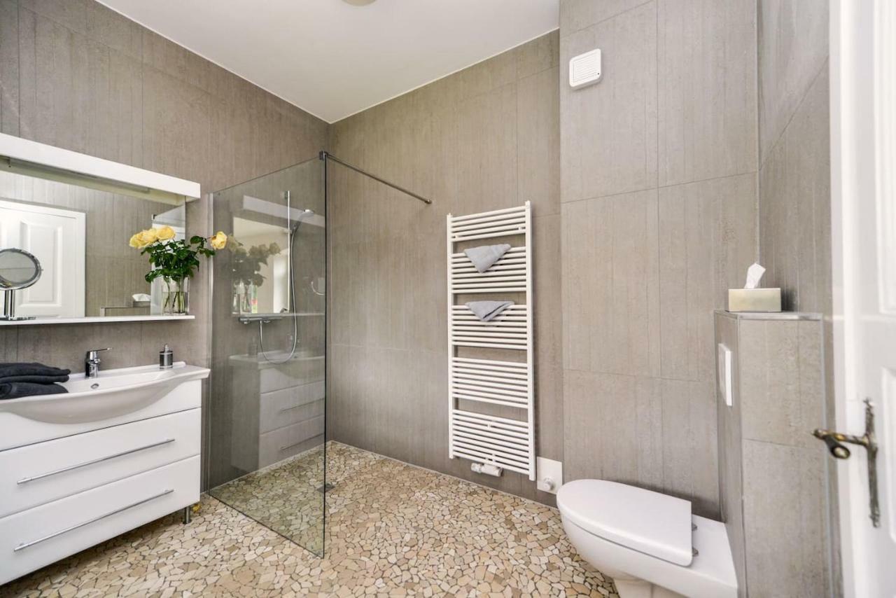 Kanalvilla - Urlaub Am Nord-Ostseekanal - Zwei Ferienwohnungen Im Angebot- Eine Im Dachgeschoss Und Eine Wohnung Mit Garten Sehestedt  Esterno foto