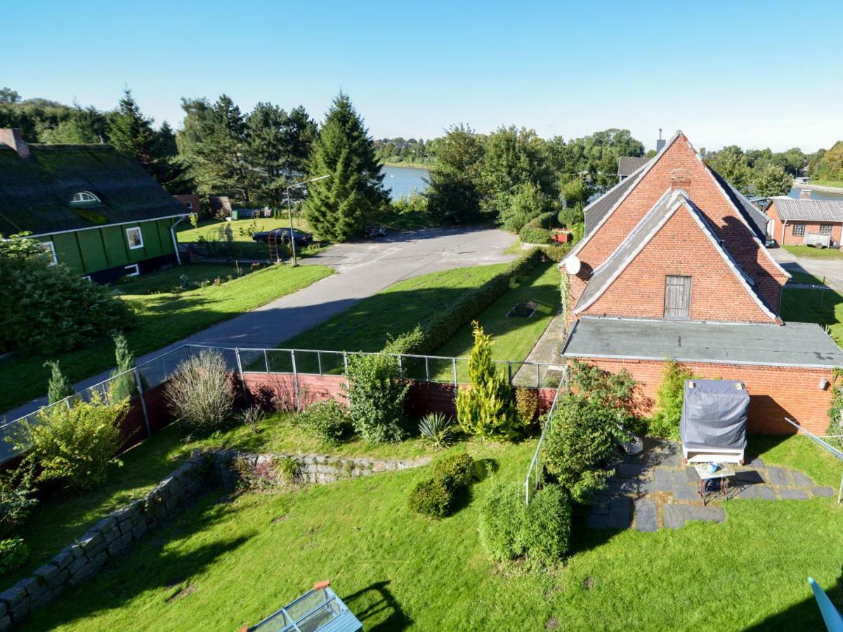 Kanalvilla - Urlaub Am Nord-Ostseekanal - Zwei Ferienwohnungen Im Angebot- Eine Im Dachgeschoss Und Eine Wohnung Mit Garten Sehestedt  Esterno foto