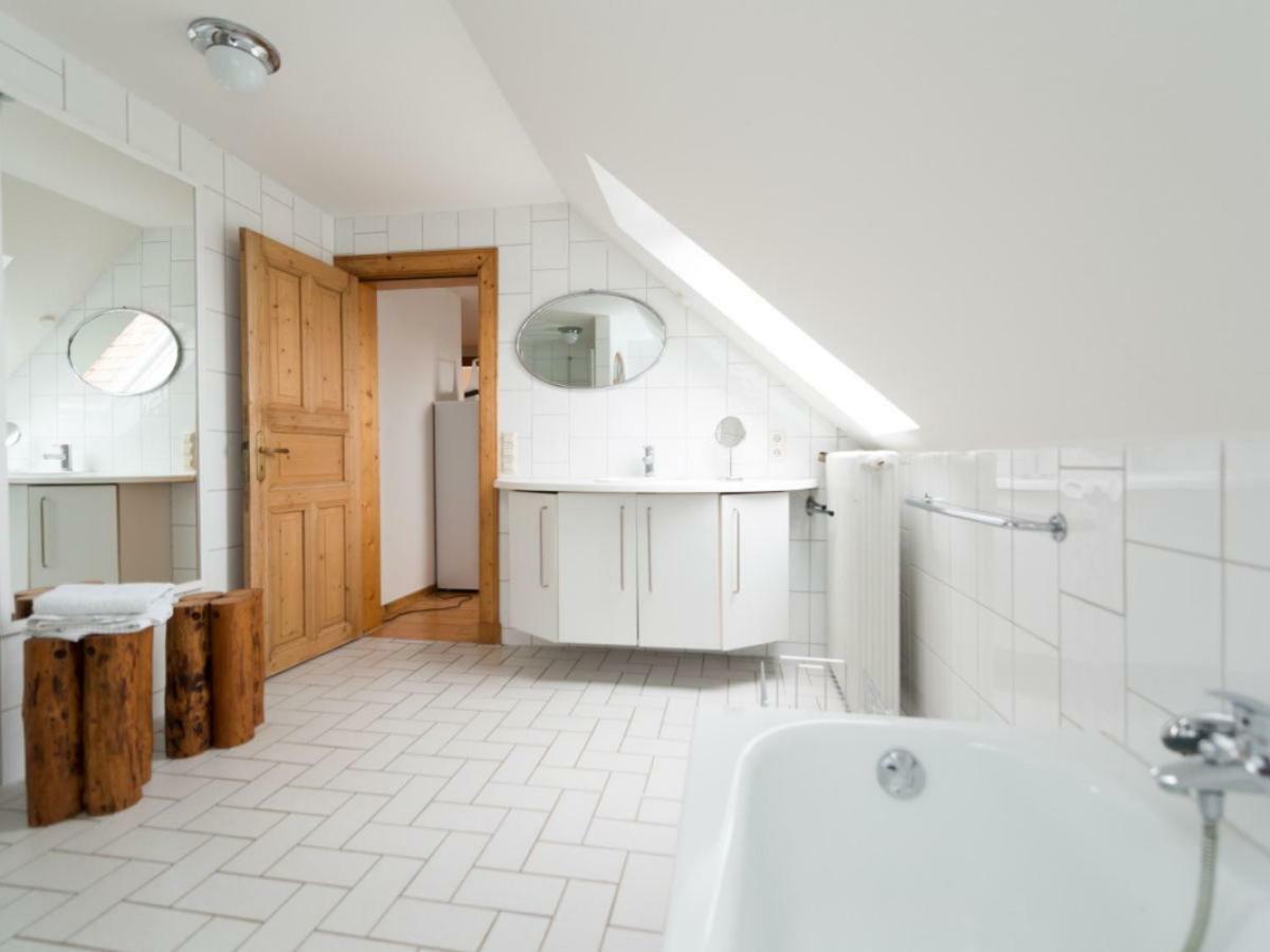 Kanalvilla - Urlaub Am Nord-Ostseekanal - Zwei Ferienwohnungen Im Angebot- Eine Im Dachgeschoss Und Eine Wohnung Mit Garten Sehestedt  Esterno foto