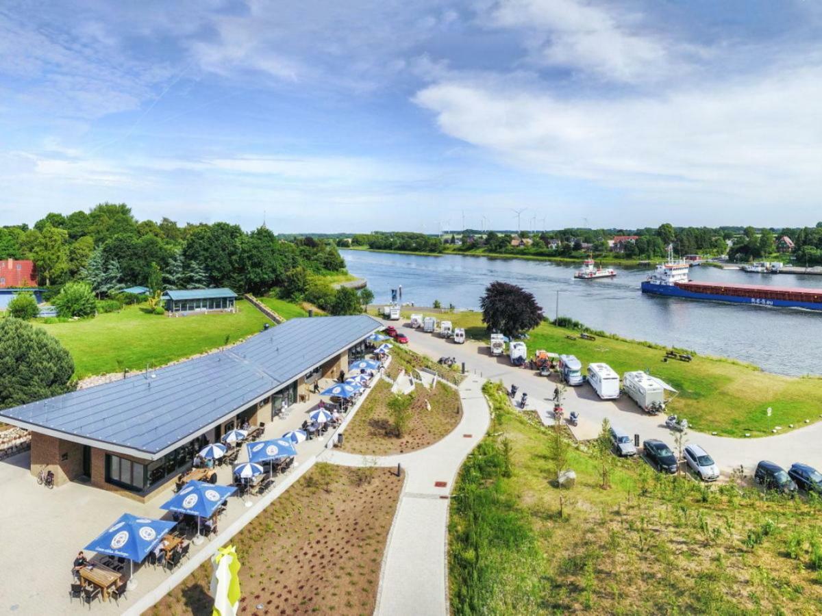 Kanalvilla - Urlaub Am Nord-Ostseekanal - Zwei Ferienwohnungen Im Angebot- Eine Im Dachgeschoss Und Eine Wohnung Mit Garten Sehestedt  Esterno foto